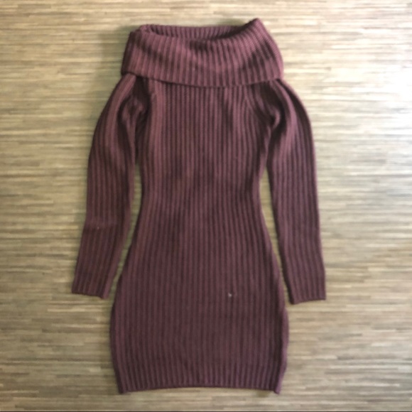Charlotte Russe Dresses & Skirts - Charlotte Russe long sleeve with back cutout